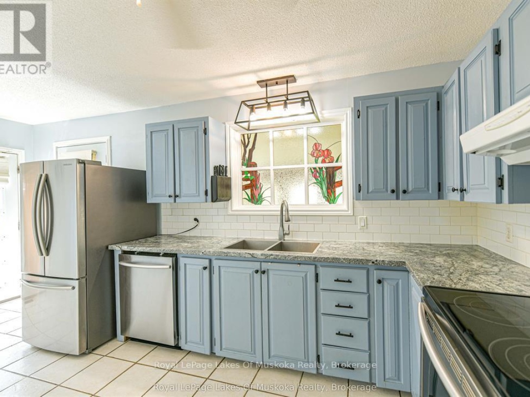115 DOUGLAS STREET, Gravenhurst (Muskoka (S))