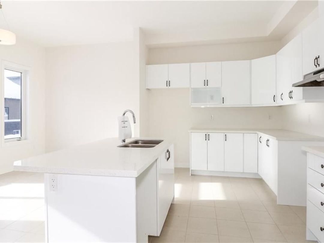 3778 SUNBANK Crescent, 