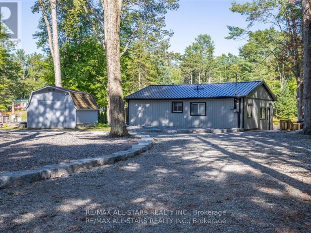 11 LITTLE BAY DRIVE, Gull River