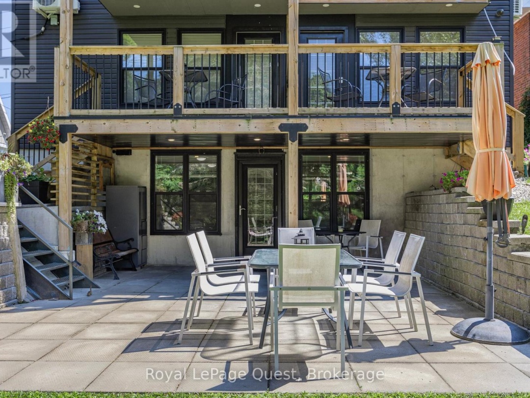 214 MISSISSAGA STREET W, 