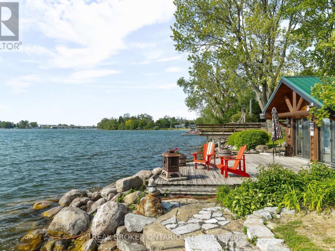 99 CREIGHTON STREET, Lake Simcoe