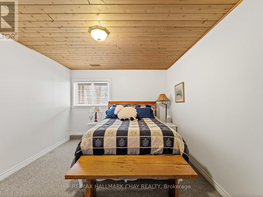 137 PICKEREL POINT ROAD, Gloucester Pool