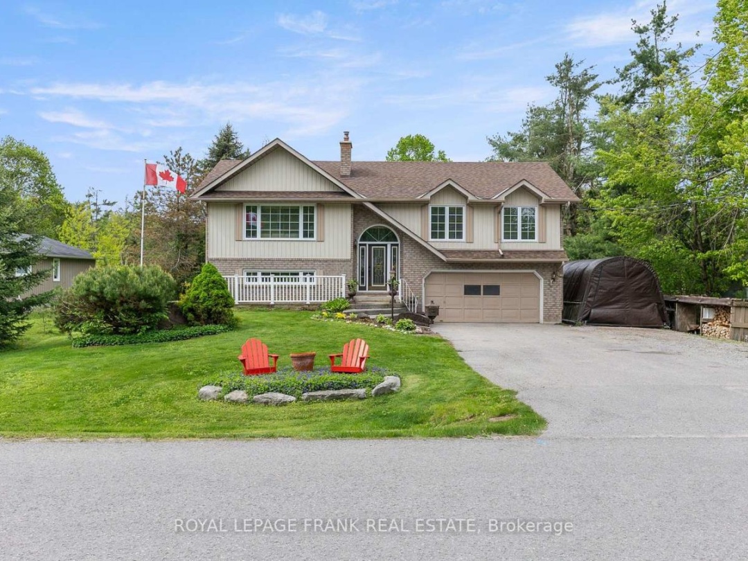 97 PIRATES GLEN DRIVE, Pigeon Lake