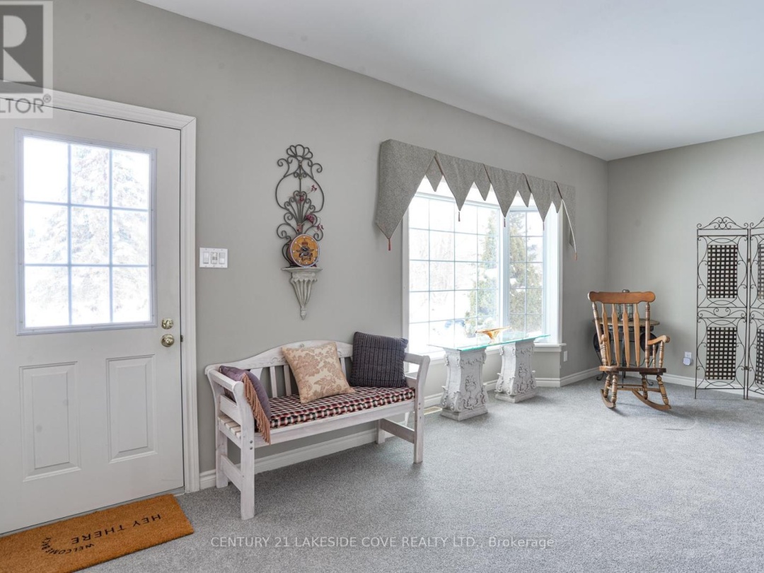 2811 STEPHEN DRIVE, Lake Simcoe