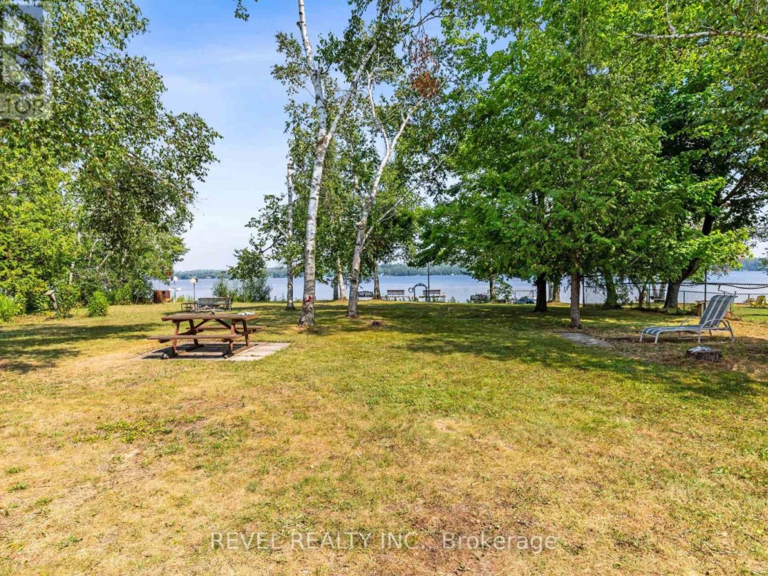 126 PINEWOOD BOULEVARD, Canal Lake