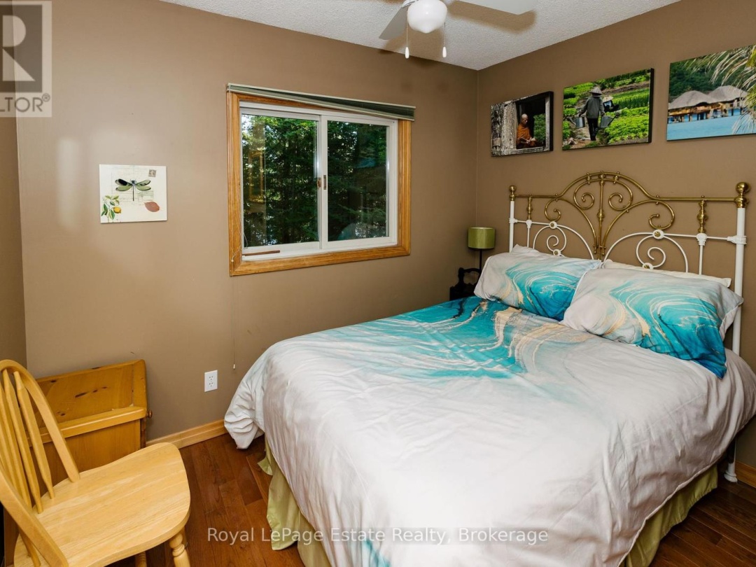 1157 BETWEEN LAKES TRAIL, 