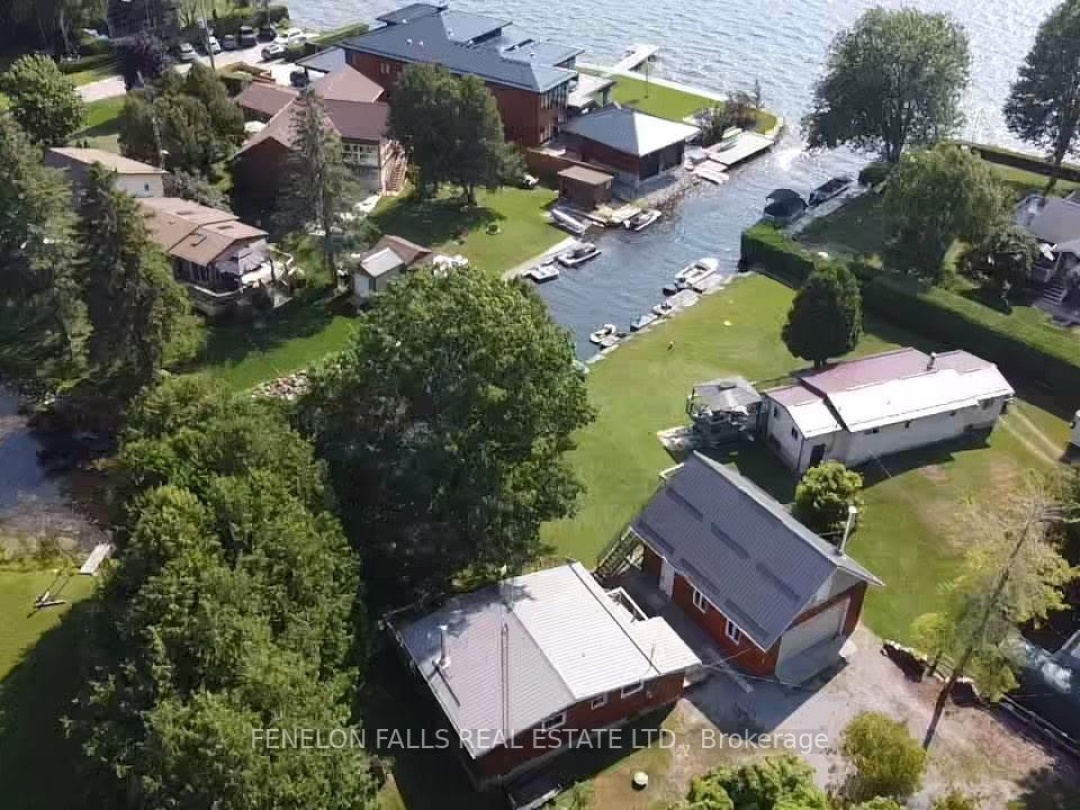 9 GOLD STREET, Sturgeon Lake