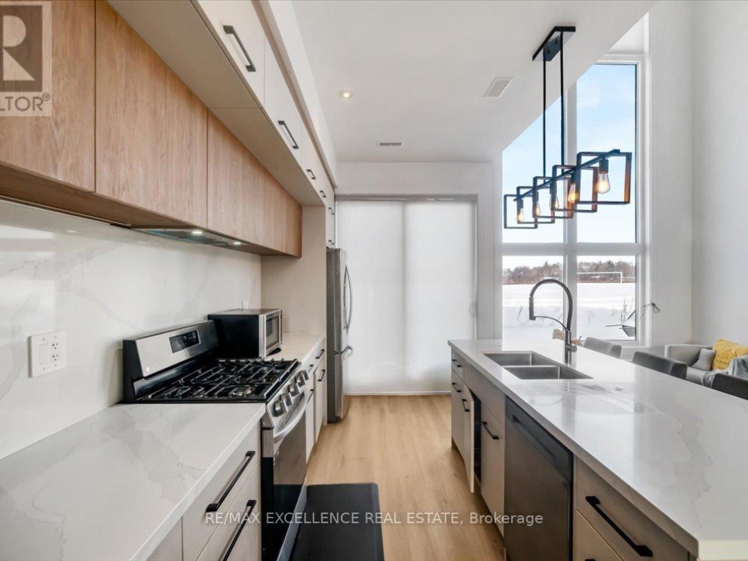 3717 QUAYSIDE DRIVE, Severn (West Shore)