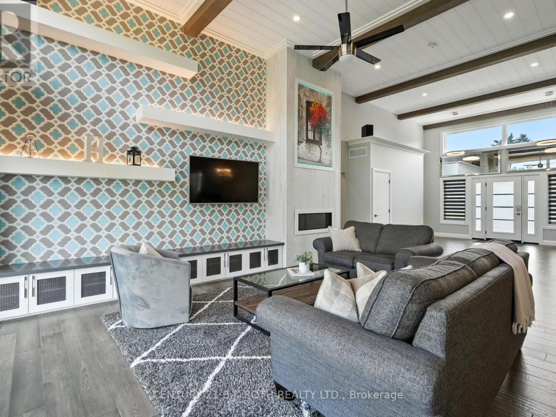 3510 BRENNAN LINE W, 