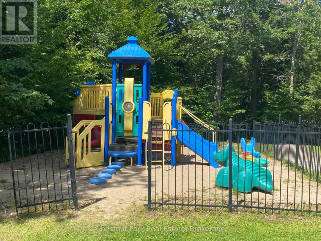 501 GLEN ABBEY WAY E, 