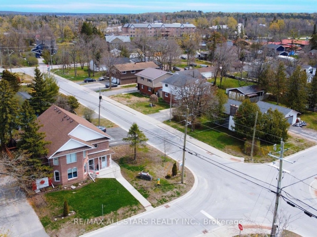 53 HELEN STREET, Kawartha Lakes (Bobcaygeon)