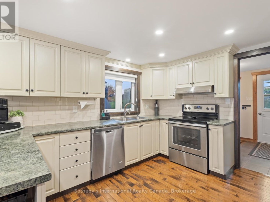 1111 MAPLEHURST DRIVE, Peninsula Lake