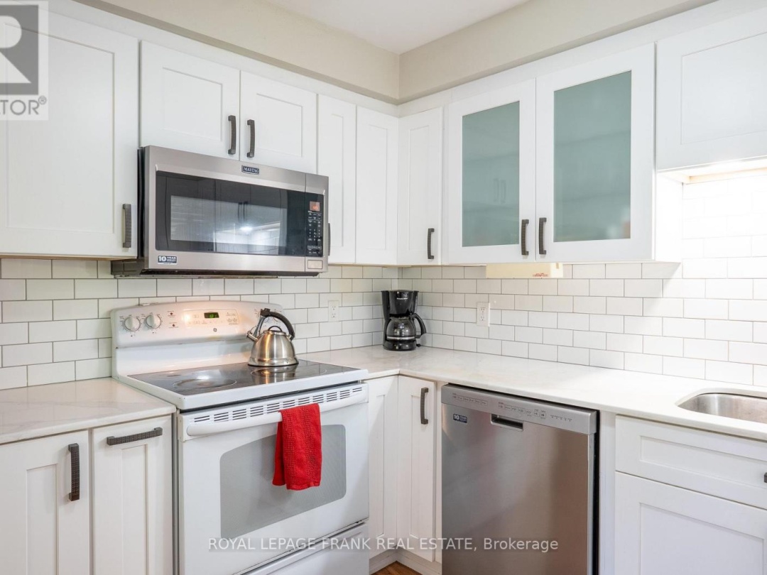 383 OLD SURREY LANE, Pigeon Lake