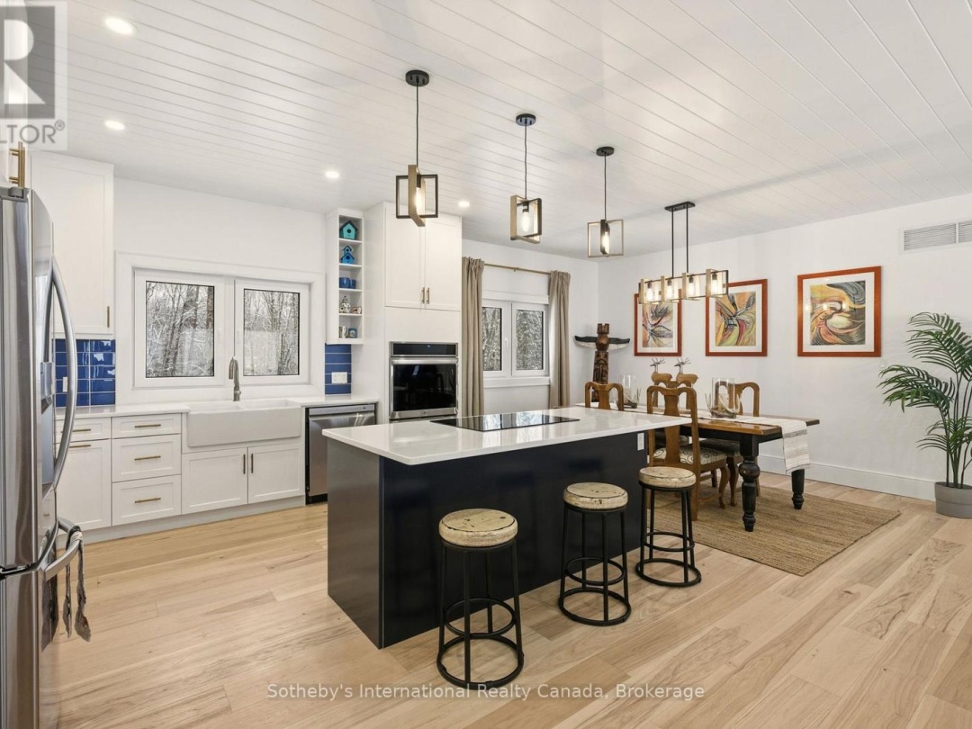 2435 RAVENSCLIFFE ROAD, Huntsville (Stisted)