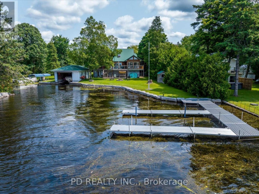 48 STURGEON GLEN ROAD, Sturgeon Lake