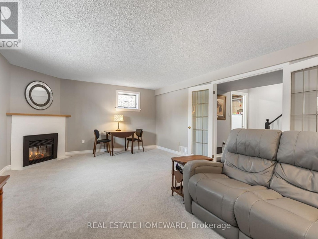 69 ISLAND BAY DRIVE W, 