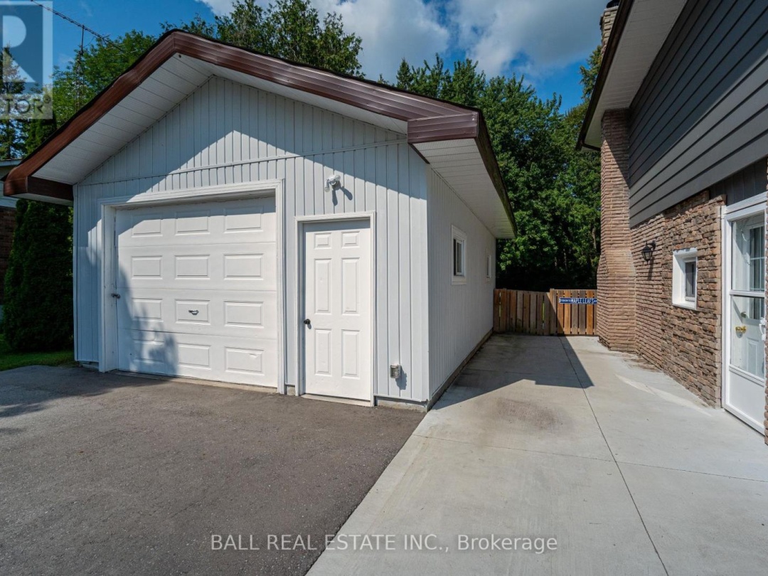 166 VICTORIA DRIVE, Sturgeon Lake