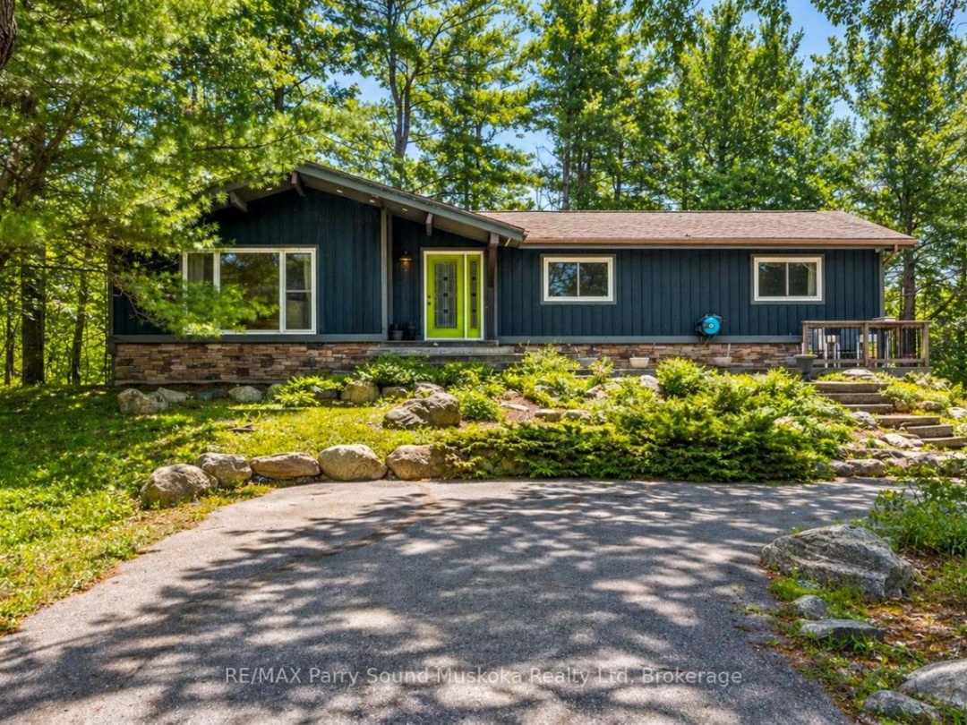 11 BRENDA AVENUE, Parry Sound