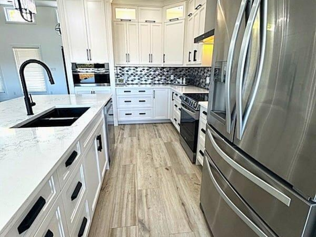 18 SWAN LANE, 