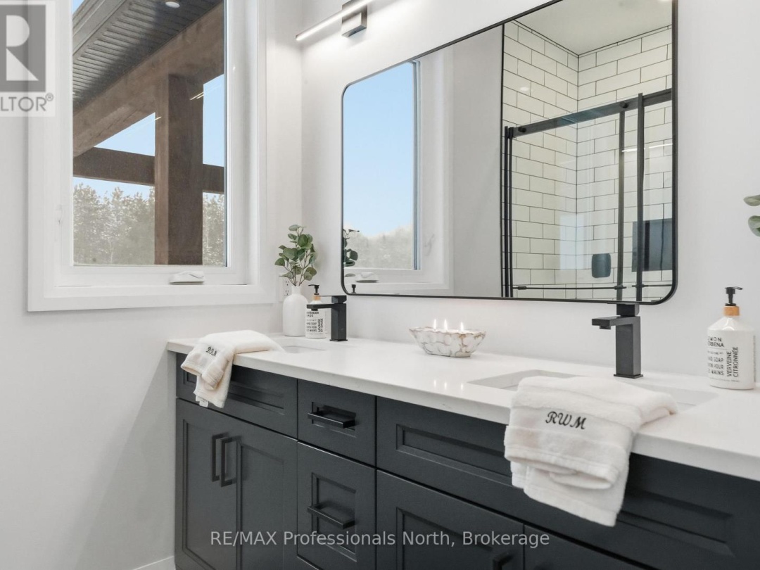 1058 PIPER GLEN ROAD, Minden Hills (Snowdon)