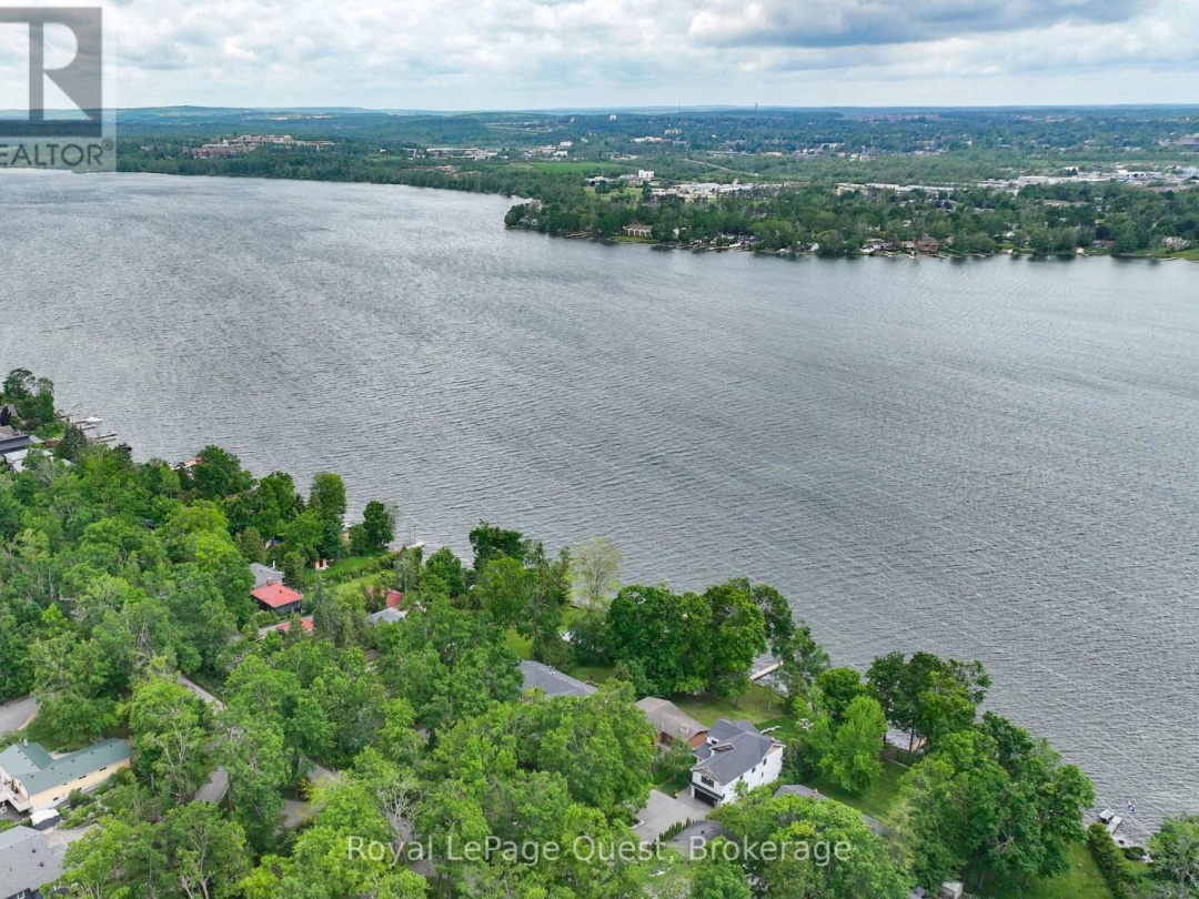 27 HEYDEN AVENUE, Lake Simcoe