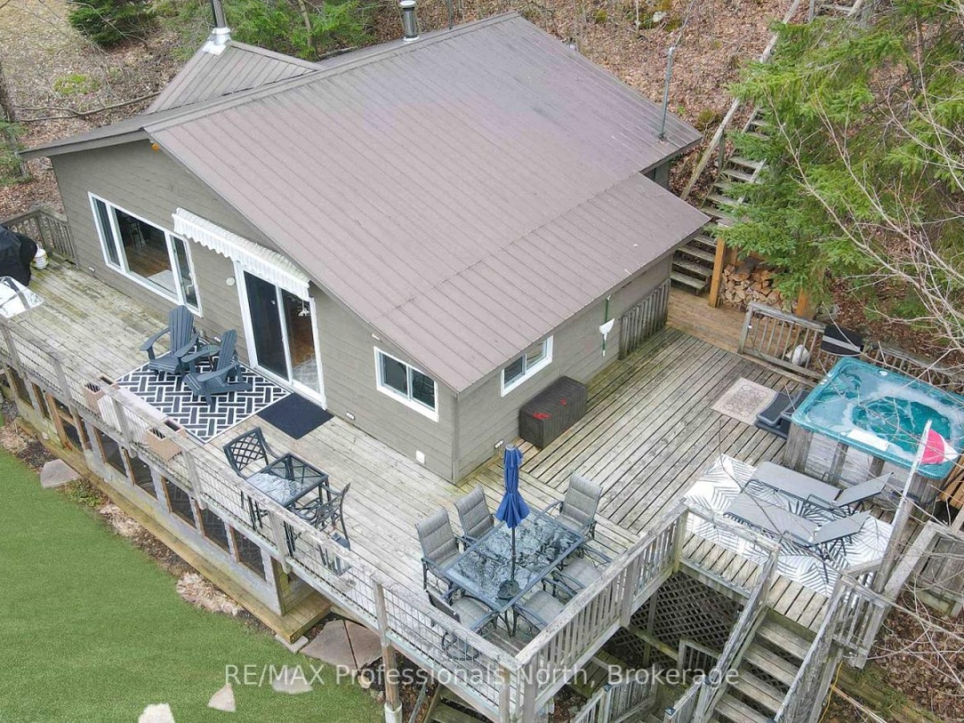 1110 MISKWABI LAKE ROAD, Miskwabi Lake