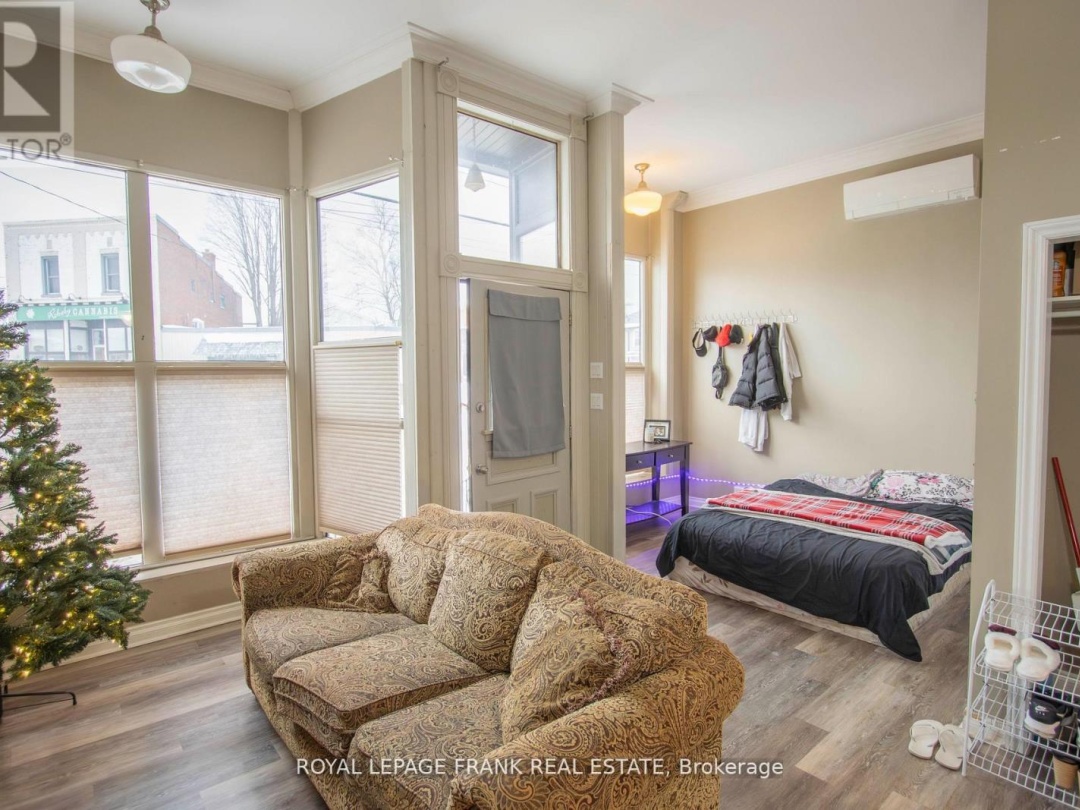 49 MAIN STREET, Kawartha Lakes (Bobcaygeon)