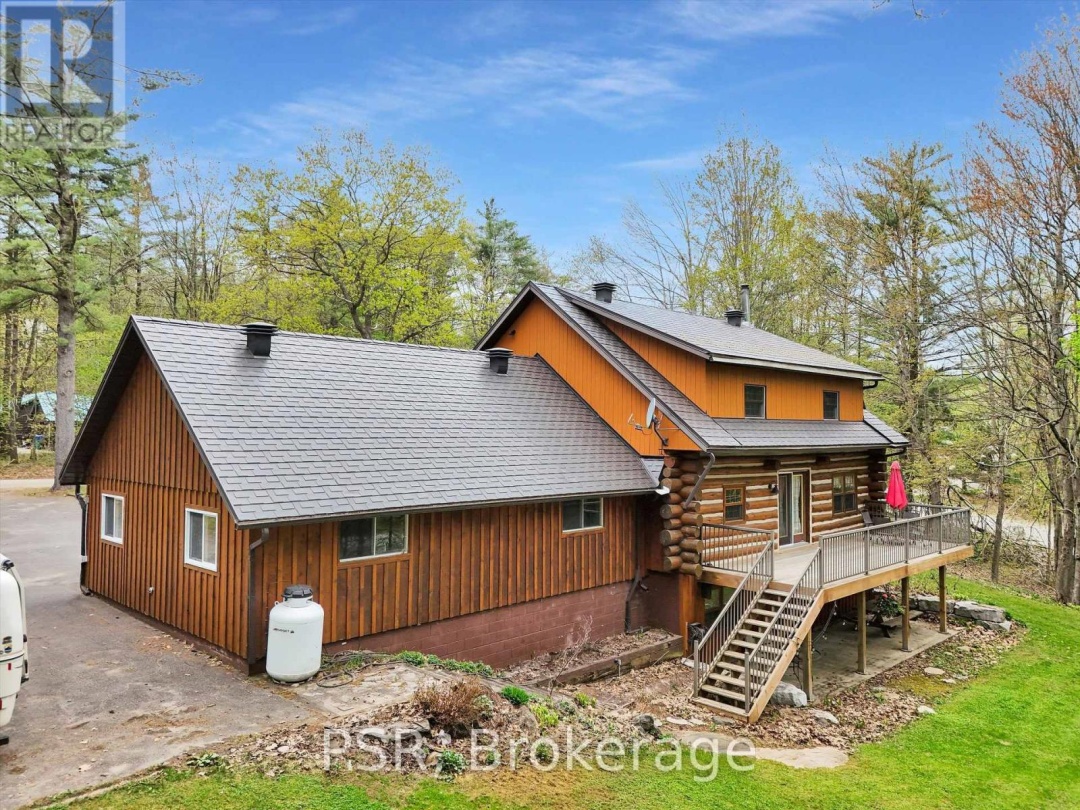 1040 AMELIA CRESCENT, 