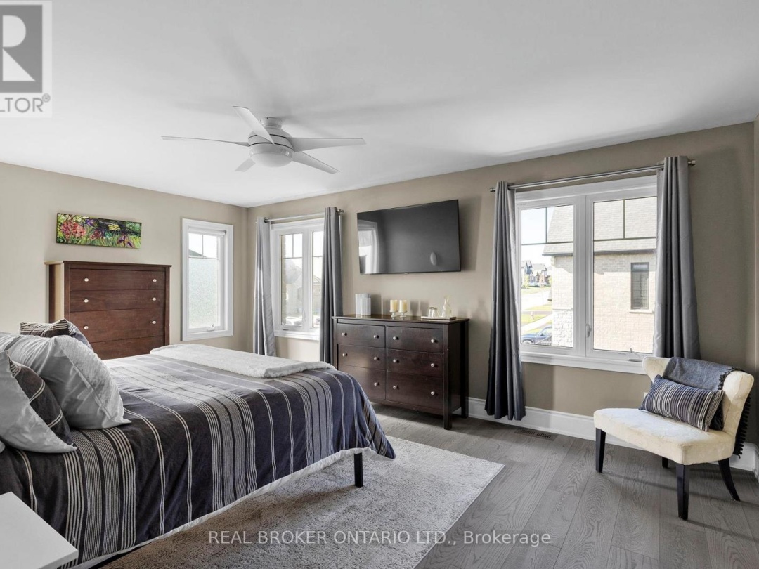 3032 MONARCH DRIVE, Orillia