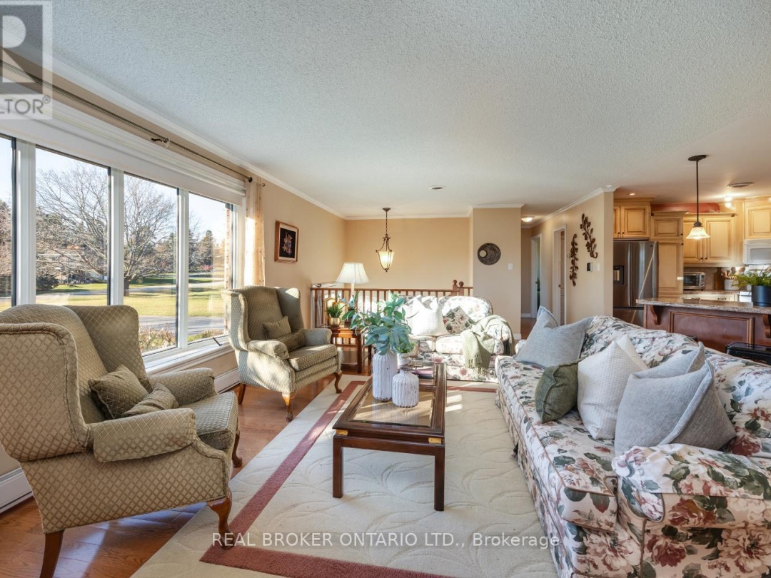 307 THE CAPTAIN'S CORNER, 