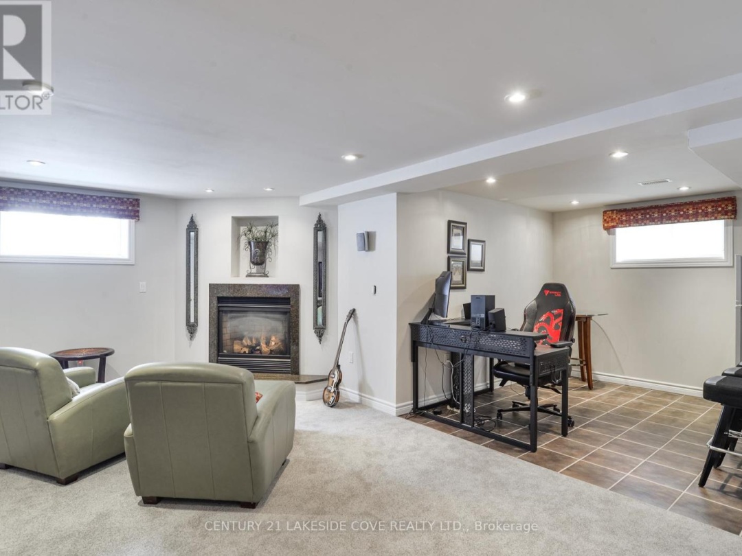 2811 STEPHEN DRIVE, Lake Simcoe
