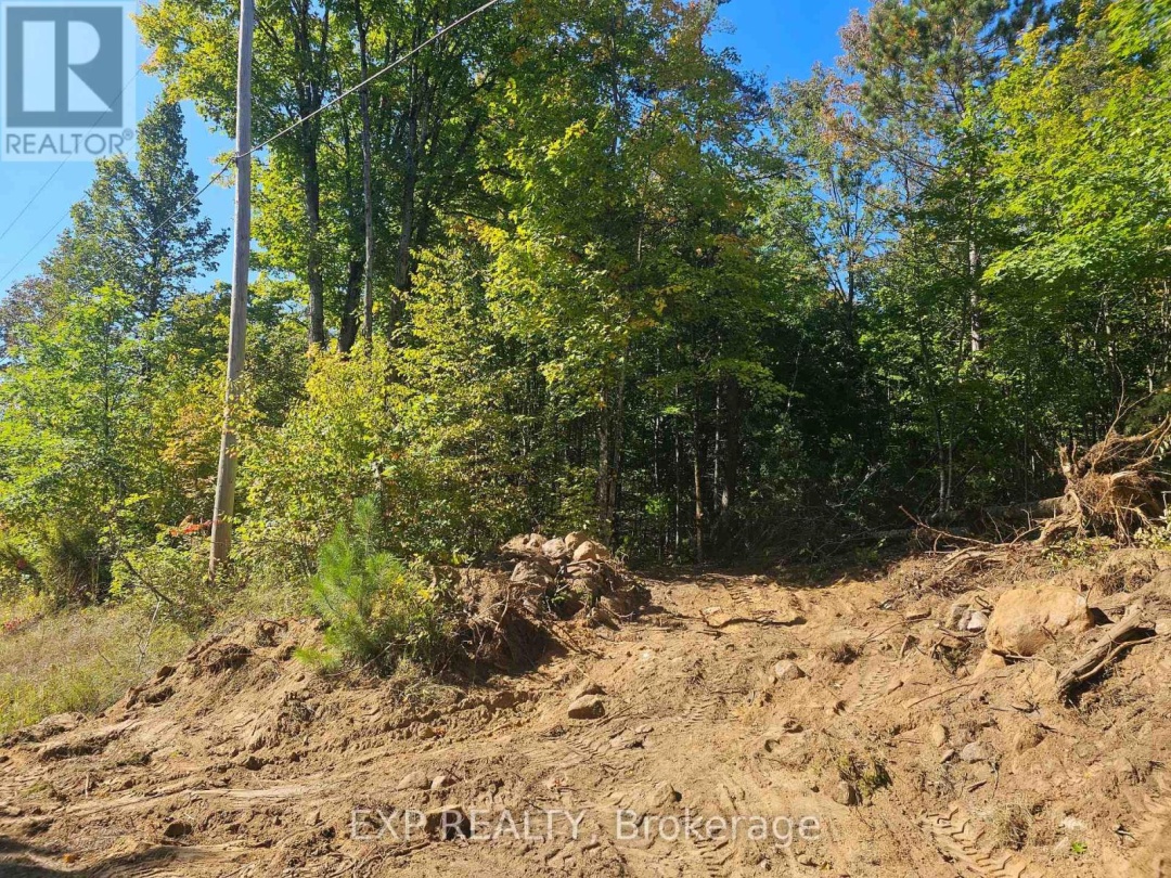 PART LOT 32 AND 33 PART 2 CONC 1 CONCESSION, Salerno Lake