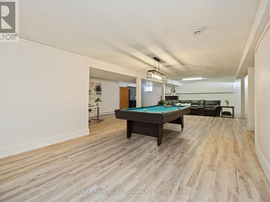 31 LAKE FOREST DRIVE, McDougall