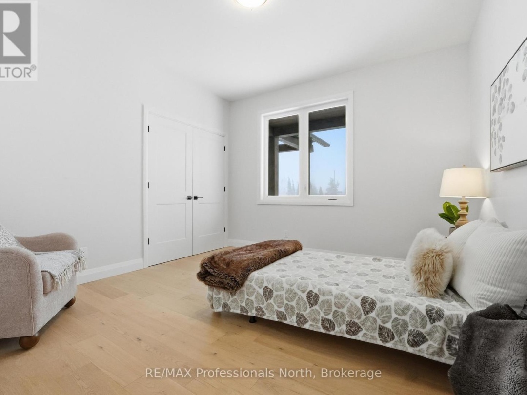1058 PIPER GLEN ROAD, Minden Hills (Snowdon)