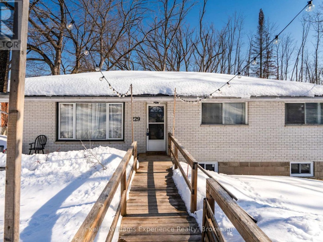 229 MOUNTAIN AVENUE, Tay (Waubaushene)