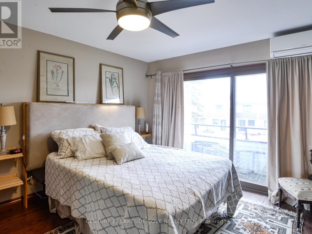 UNIT 29 - 1 PARADISE BOULEVARD, Lake Simcoe