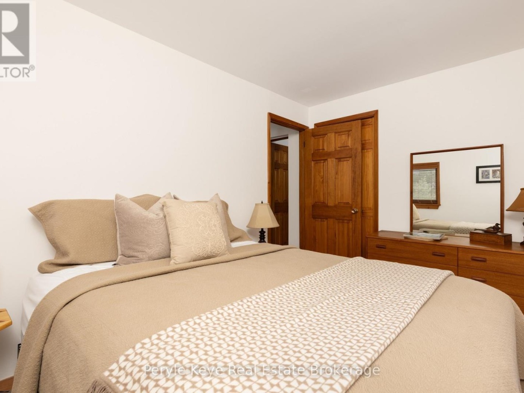 2391 LIMBERLOST ROAD, Dotty Lake