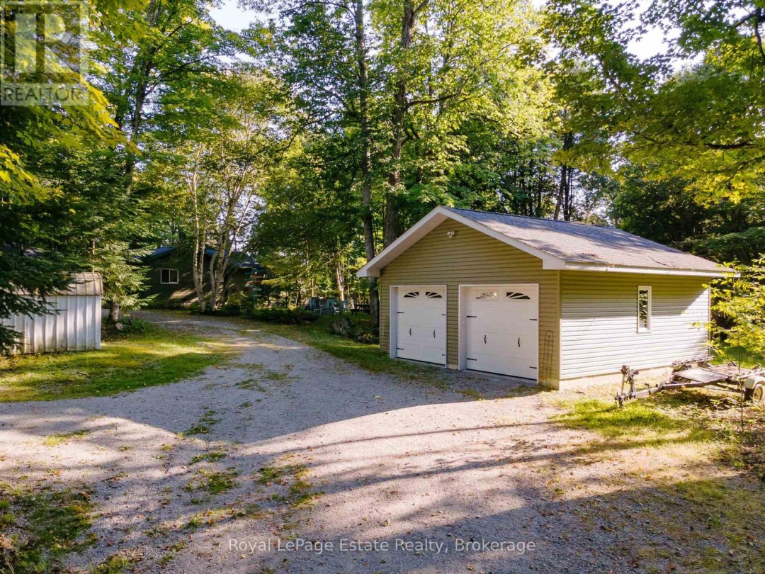 1157 BETWEEN LAKES TRAIL, 