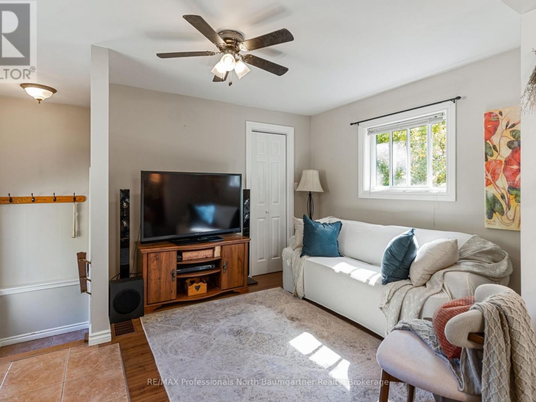 1834 SCOTCH LINE ROAD W, 