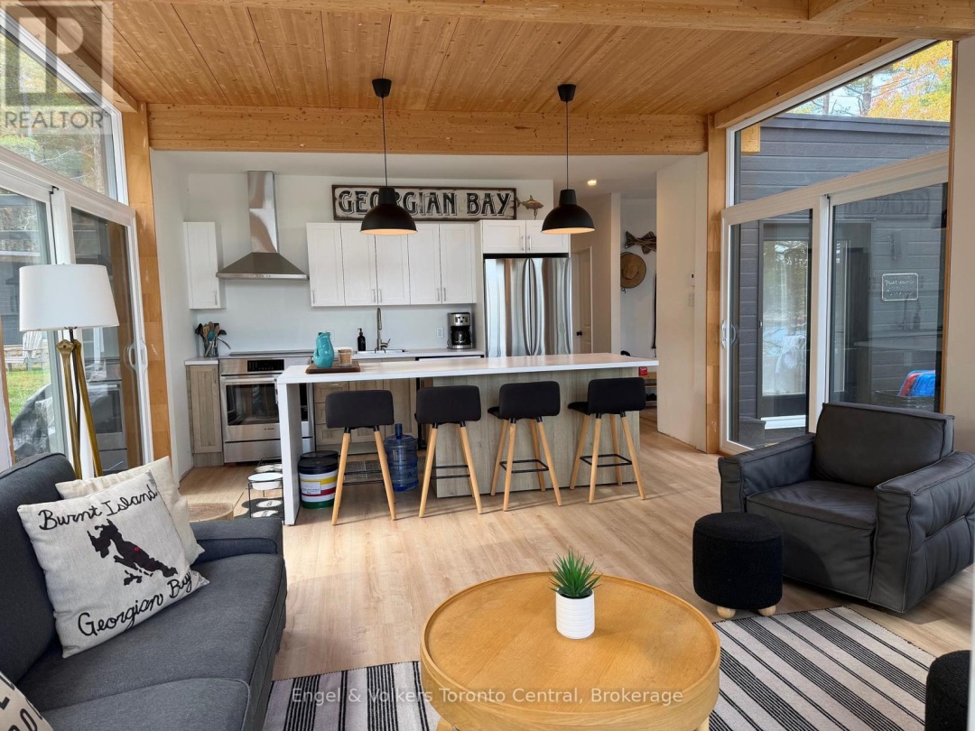 736 2190 ISLAND, Georgian Bay