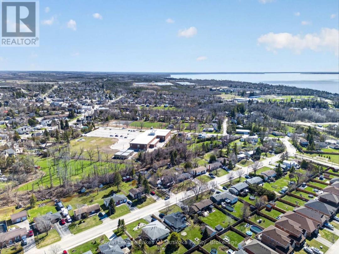 271 LAKELAND CRESCENT, Brock (Beaverton)