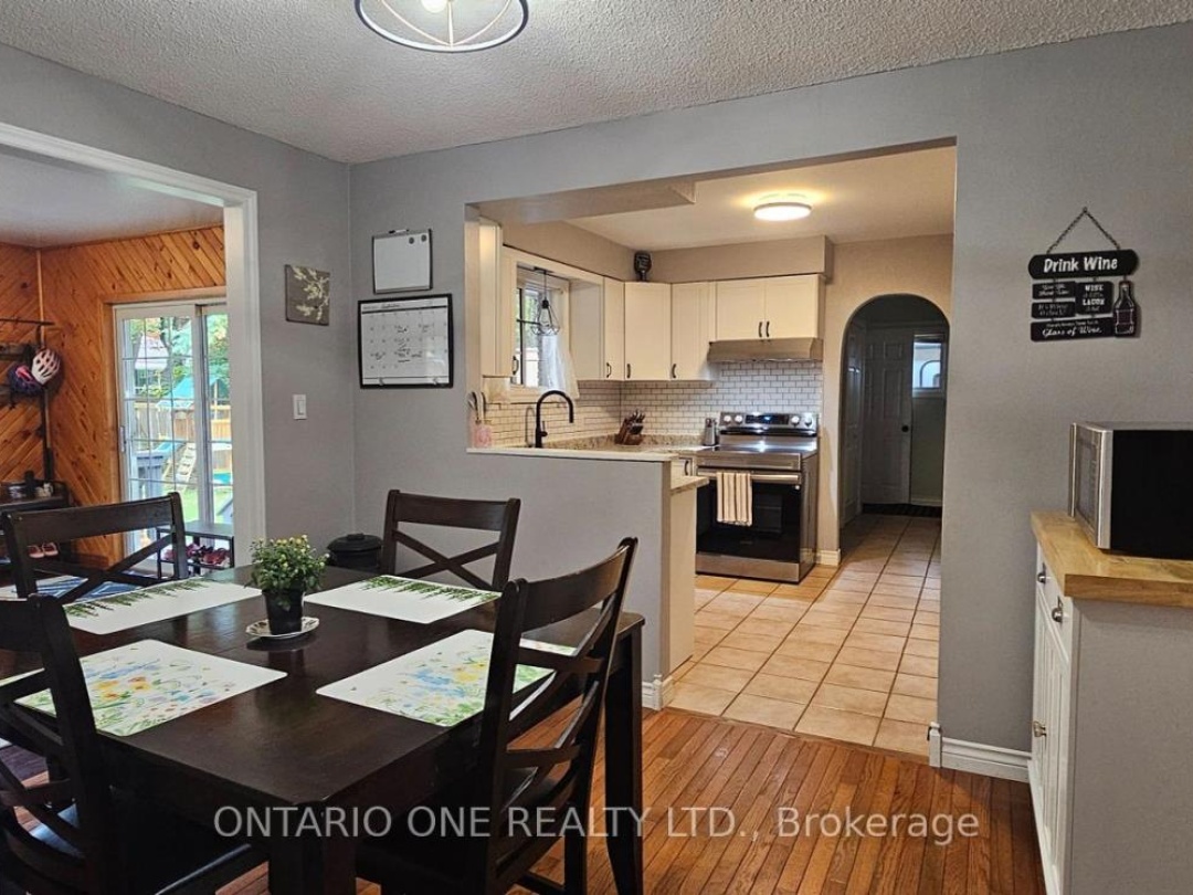 550 MUSKOKA BEACH ROAD, 
