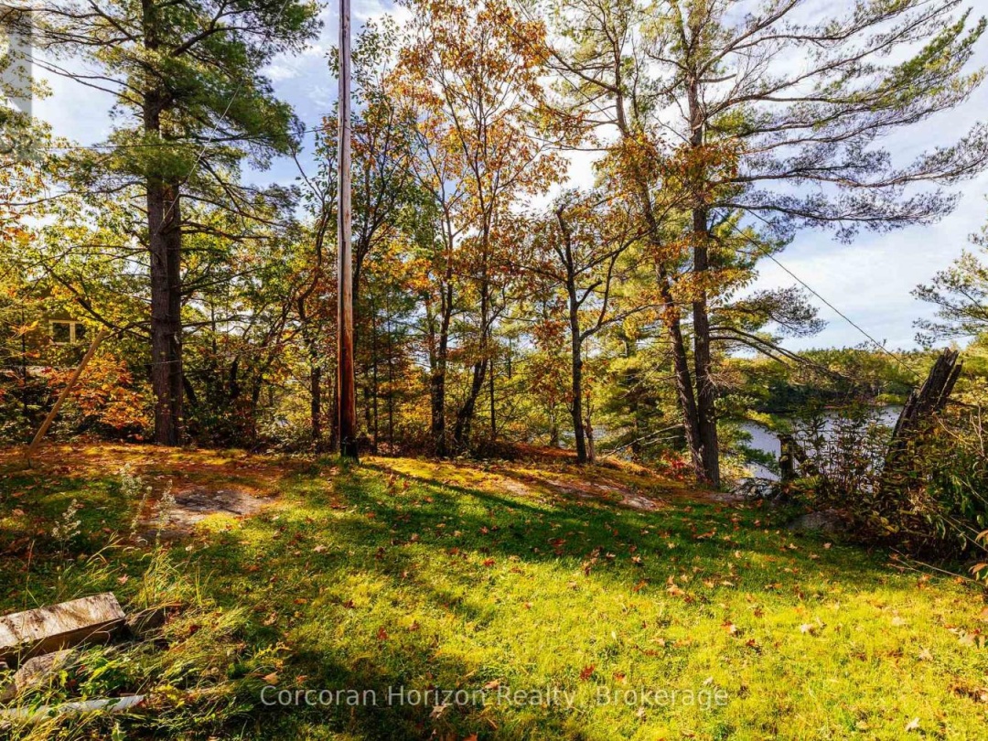 566 HUNGRY BAY ROAD W, Six Mile Lake