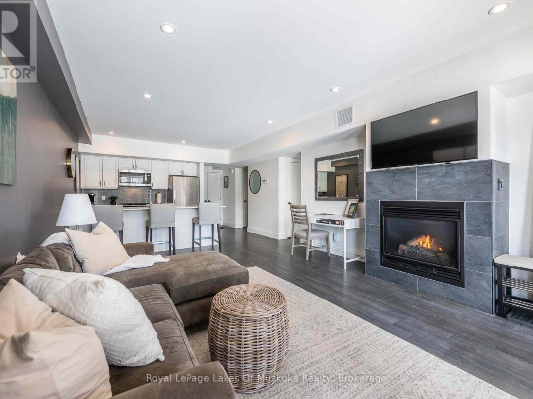 102 - 3 TREE TOPS LANE, Peninsula Lake
