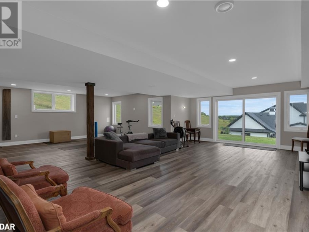 28 THOROUGHBRED Drive, Oro-Medonte
