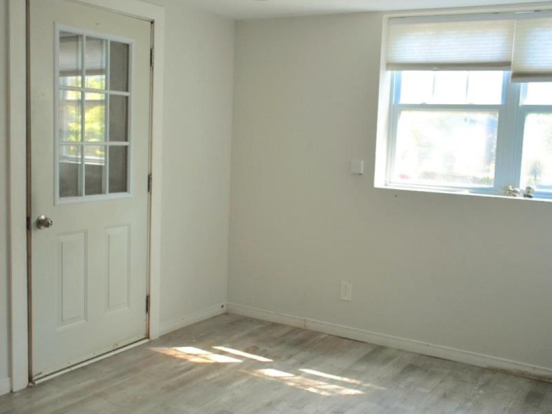 1258 RAVENSCLIFFE ROAD, 