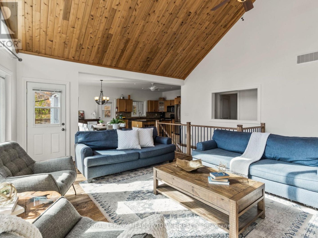 1658 HOSPITALITY ROAD, South Lake