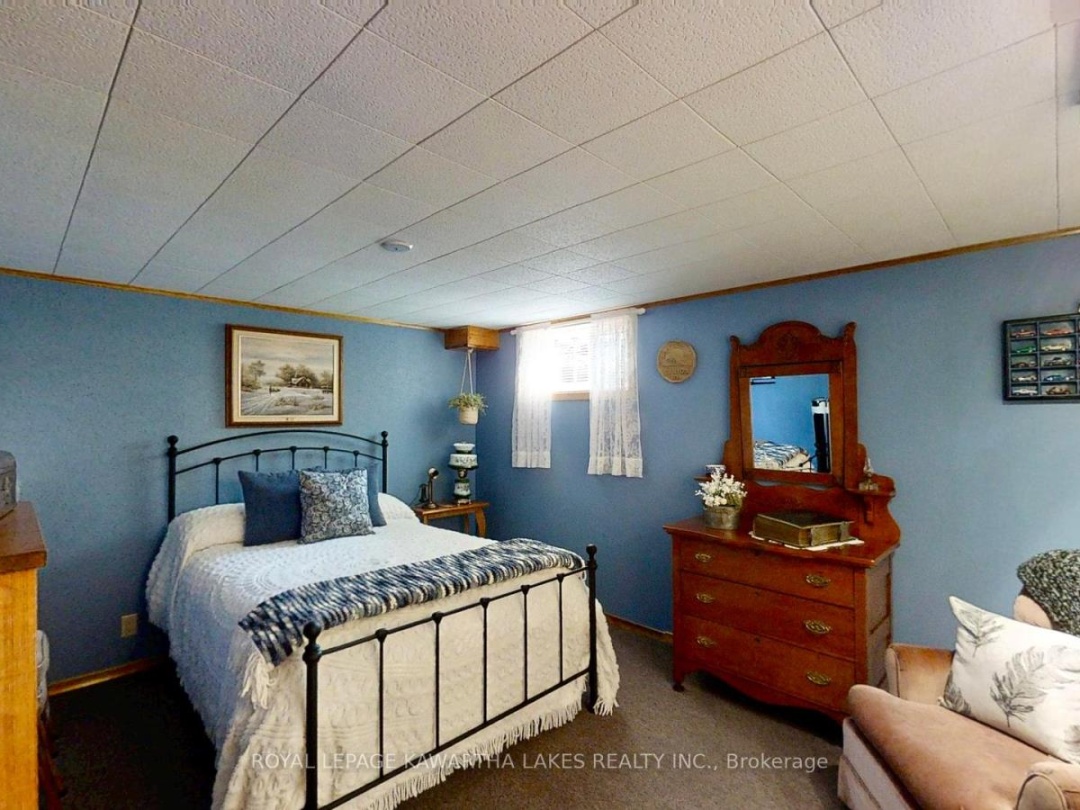 30 Grant Drive, Kawartha Lakes (Oakwood)