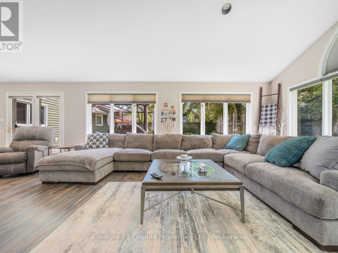 7 TUDHOPE STREET, 