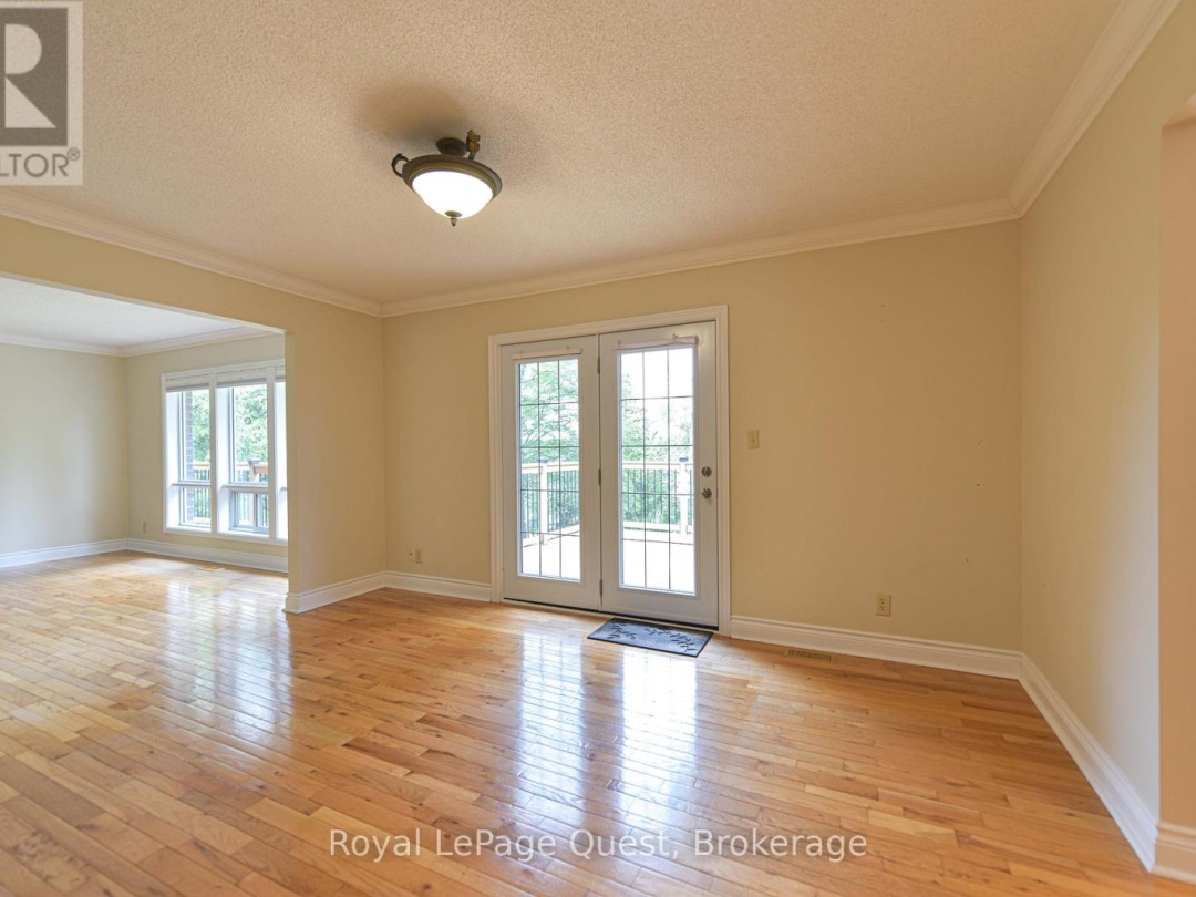 27 HEYDEN AVENUE, Lake Simcoe